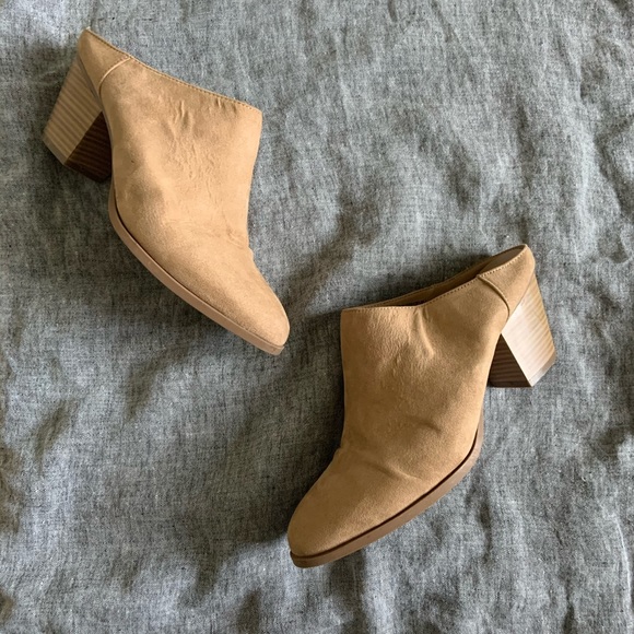 GAP Shoes - Gap beige mule booties size 8
